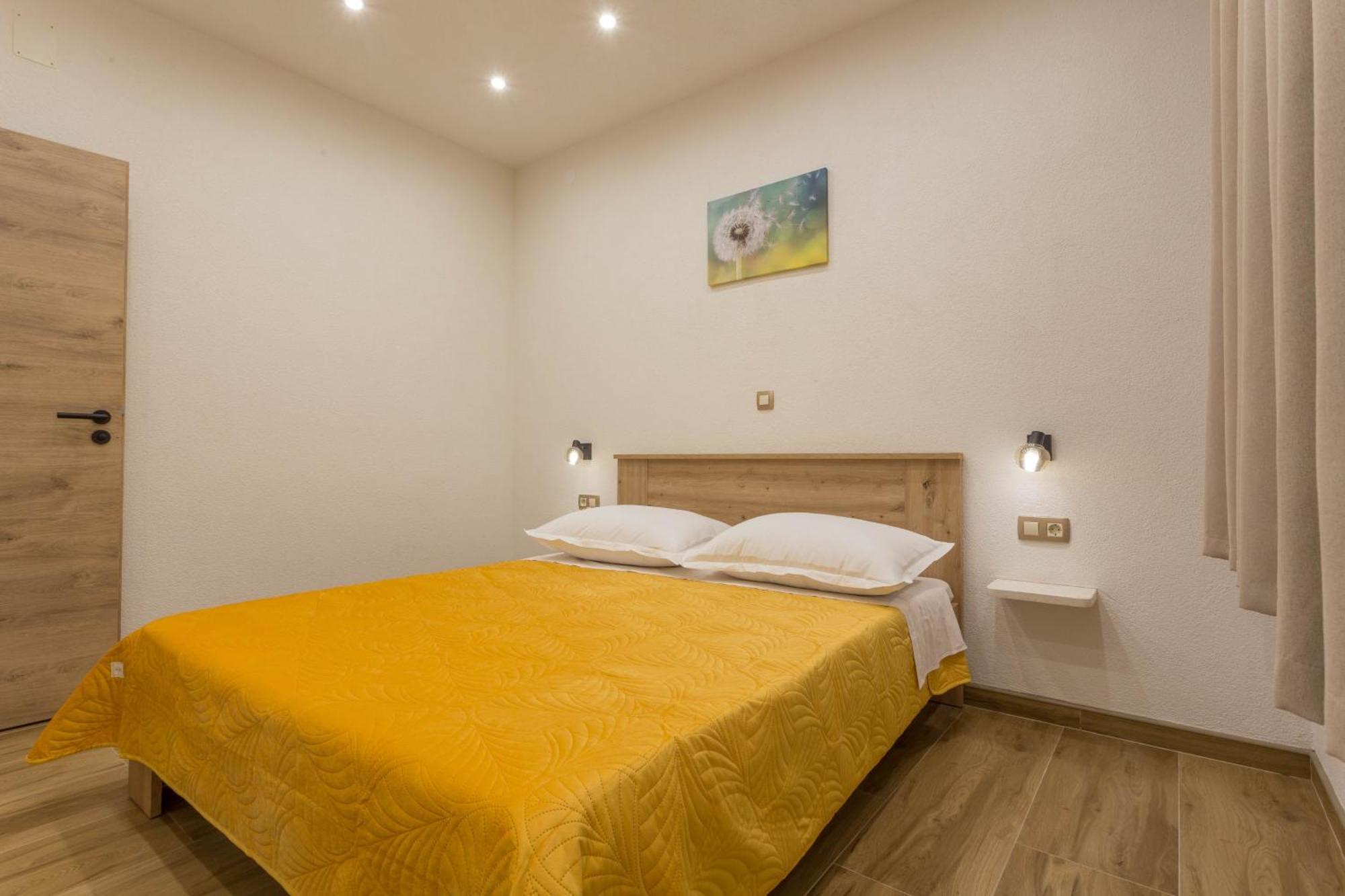 Apartment Zastupac 8761A Hvar Town Luaran gambar